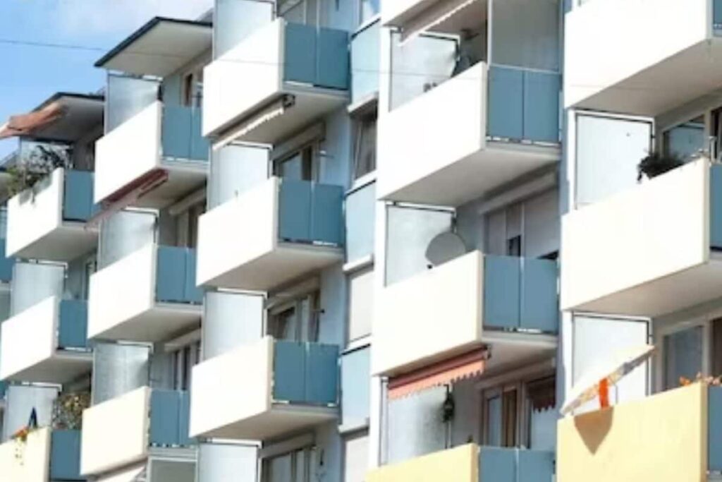 Buying New Property Or An Old House On Sale? Check What's Better