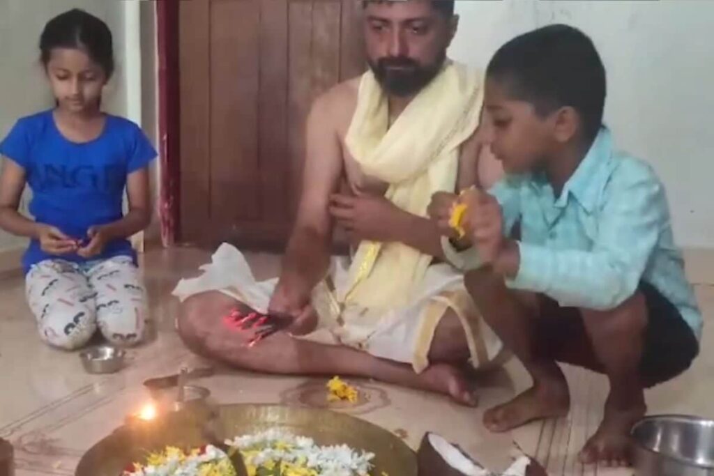 In Karnataka's Sirsi, Child Performs Naga Panchami Rituals On Snake