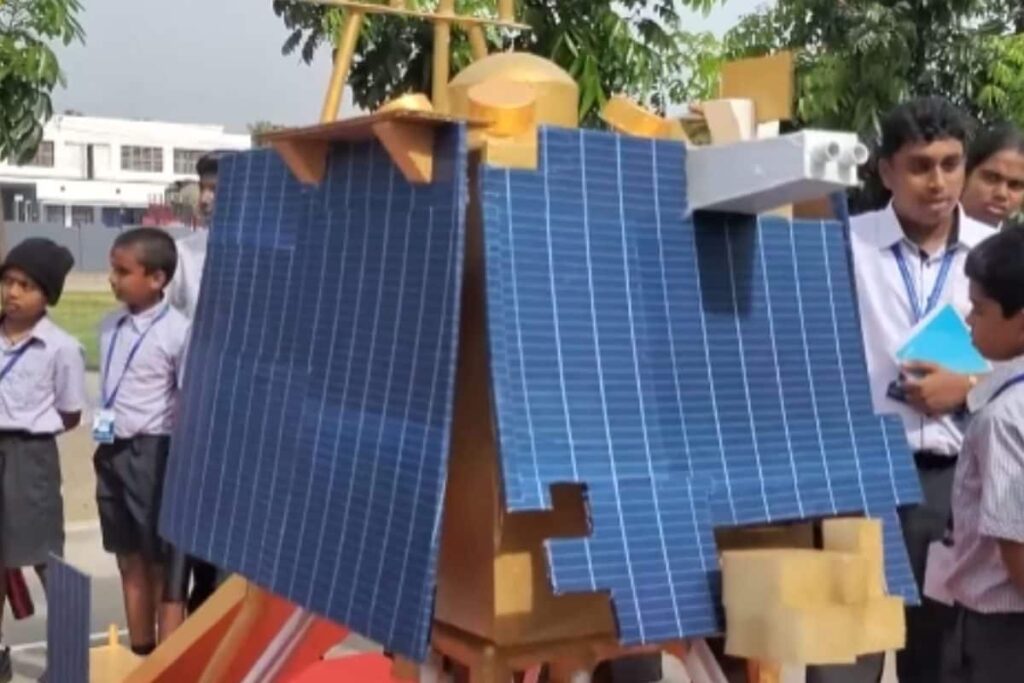 Coimbatore School Students Paint Faces With Tricolour, ISRO Logo On Chandrayaan-3 Success