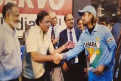 When Late Kannada Star Ambareesh Gave MS Dhoni Rs 2 Lakh For This Reason