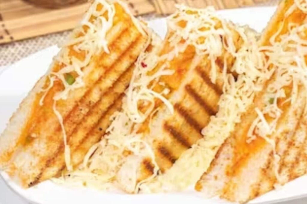 Bored Of Daily Breakfast Options? Try This Desi Aloo Masala Sandwich