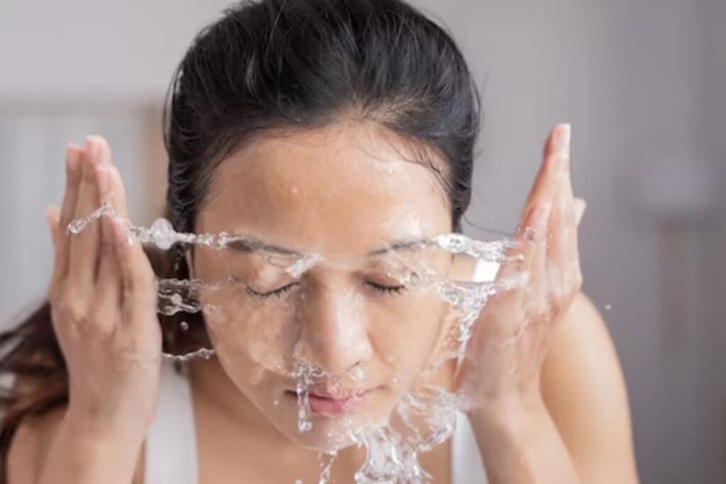 Using Wet Wipes To Dirty Towels, Common Mistakes To Avoid While Cleaning Your Face