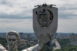 Ukraine Replaces Soviet-Era Hammer, Sickle with Trident on Kyiv Monument