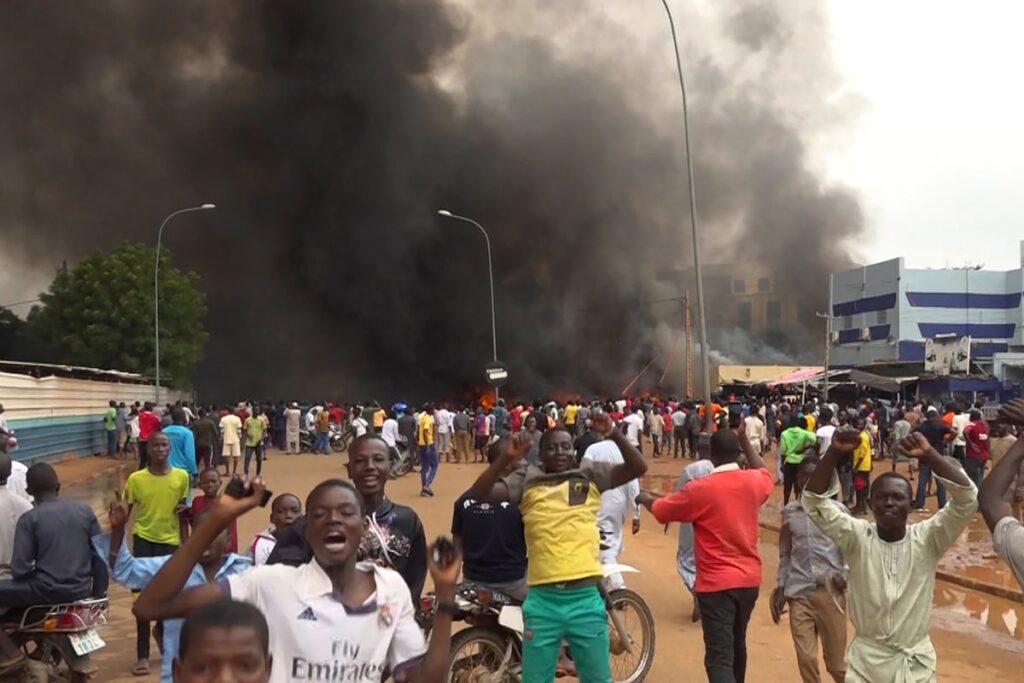 France Suspends Aid to Burkina Faso after West African Country Backs Niger Junta