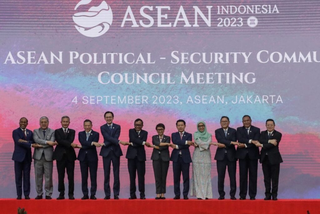 Myanmar Junta, Chinese Violations in South China Sea to Dominate ASEAN Summit