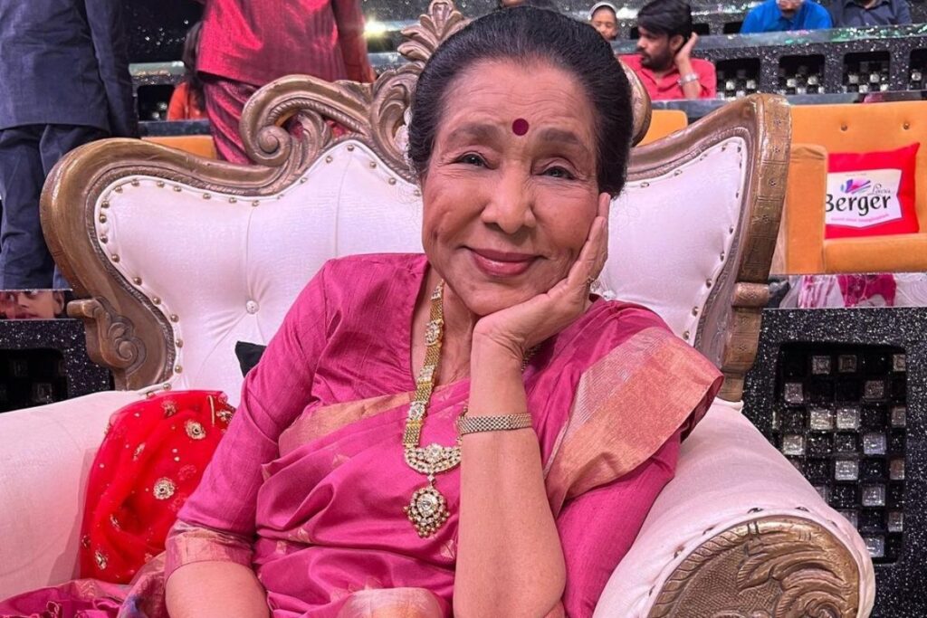 Asha Bhosle Turns 90, Opens Up On Struggles and Politics She Faced: 'When I Look Back...'