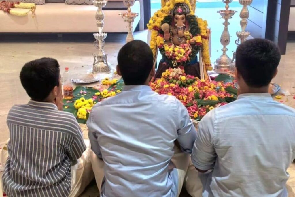 Dhanush Offers Prayers To Lord Ganesh With Sons Yathra, Linga on Vinayagar Chaturthi; See Photo
