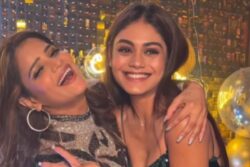 Dressed In Shimmery Green, Sreejita De Was All Smiles At Archana Gautam's Birthday Party