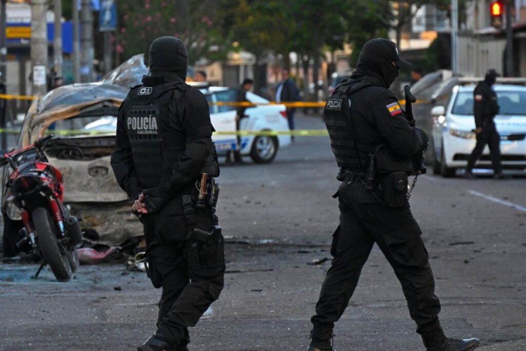 Ecuador: Car Bomb Blasts Rock Capital Quito, Prisoners Take Hostage 57 Guards, Cops