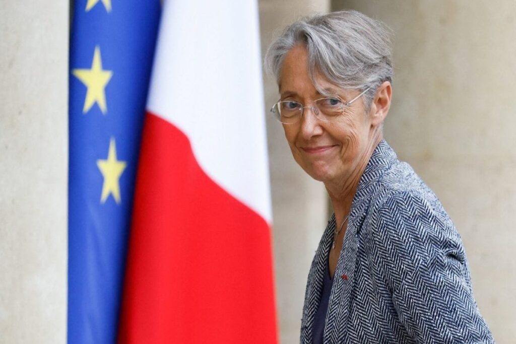 France Will Soon Ban Disposable Vapes Under an Anti-smoking Plan, Prime Minister Says