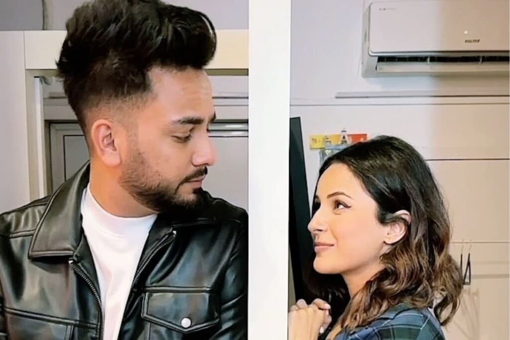 Elvish Yadav Recreates Hum Toh Deewane With Shehnaaz Gill, Fans Call Them 'Best Jodi'