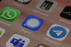 Fake Signal And Telegram App Pose Huge Danger; Can Be Used To Steal Money