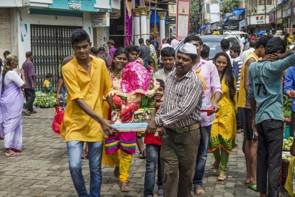 Ganesh Chaturthi 2023: Welcome Ganpati Bappa Home with These Dos and Don'ts!