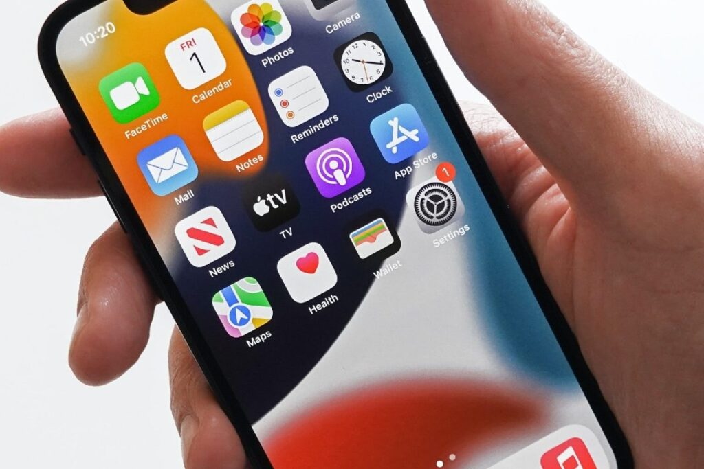 Apple's Leading Manufacturer Foxconn To Double Its Workforce And Investment In India