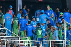 Pakistan Will be Under Pressure Since It's a Weaker Team as Compared to India: Waqar Younis on IND vs PAK Clash in WC