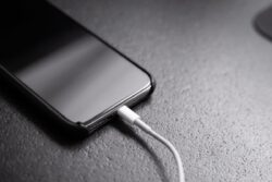 Google's Latest Pixel Ad Teases That Apple iPhone 15 Is Getting USB-C