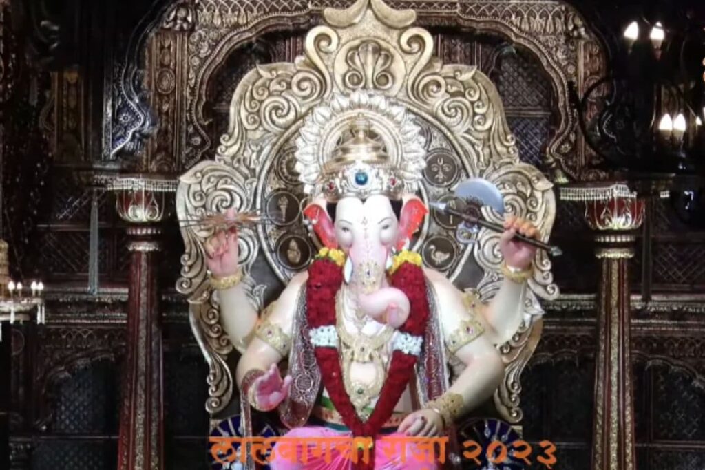 Mumbaikars Get First Glimpse of Lalbaugcha Raja Ahead of Ganesh Chaturthi | WATCH