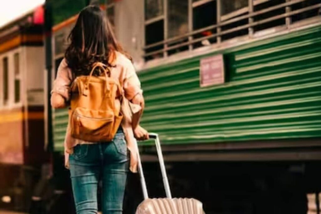 Worried About Travel Costs? Here Are the Pros And Cons Of Off-Season Vacation