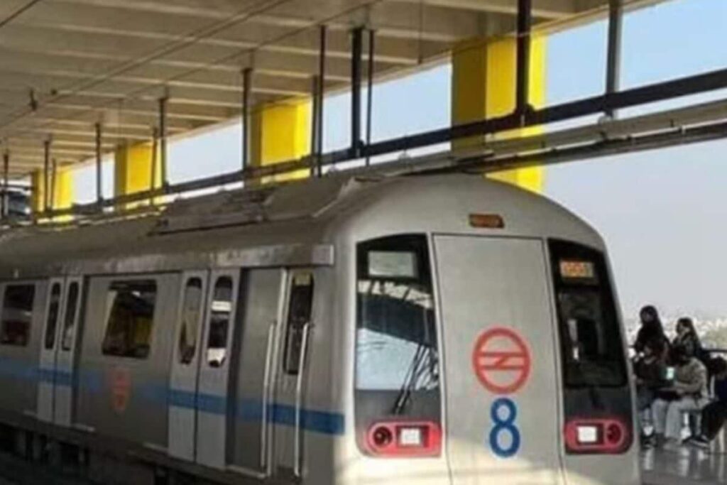 Desi Uncle's Remark For Delhi Girl Exceeding Metro Token Time Limit Gets Slammed