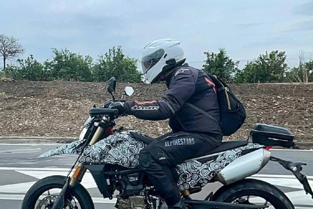 Ducati Single-Cylinder Bike Spotted Testing, Clear Images Inside
