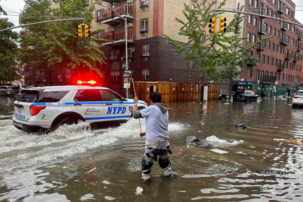 New York City Gets One of Its Wettest Days in Decades; 200mm Rain in Less Than 24 Hrs Floods Subways, Streets