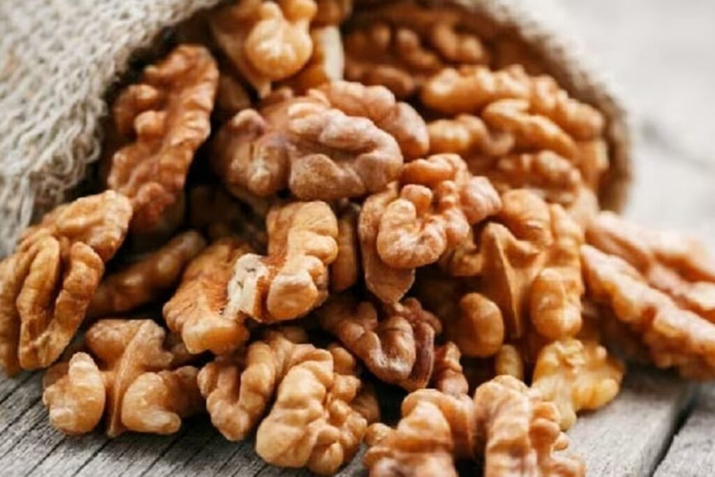 Improving Brain Function To Gut Health, 5 Benefits Of Adding Walnuts To Your Diet
