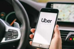 Shah Rukh Khan Jawan Co star Deepika Padukone's Sister This Cab Driver's Message Is 'Just Bangalore Thing'