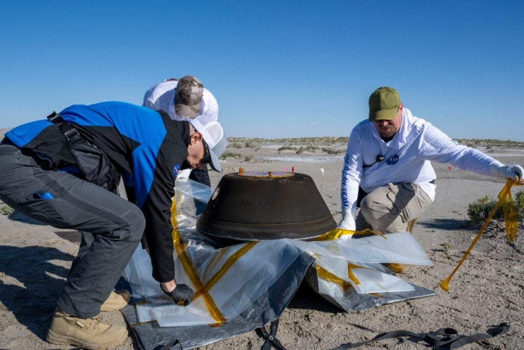 NASA's Osiris-Rex Sends Capsule with Asteroid Samples to Earth