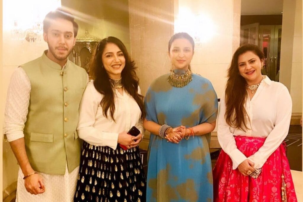Parineeti Chopra Smiles, Flaunts Her Bridal Glow In Unseen Photo From Mehendi Ceremony
