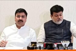 INDIA A Gang of Corrupt Leaders, Shinde-Fadnavis-Ajit Alliance Will Win All 48 LS Seats in Maha: Sena Leaders