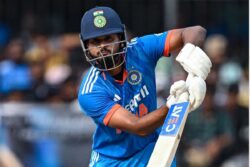 IND vs AUS: Shreyas Iyer Survives Tricky Catch But Gets Out Two Balls Later as Too Much Drama Unfolds in Three Deliveries