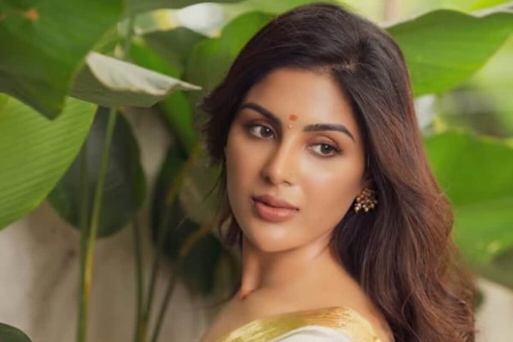 South Actress Samyuktha Menon Looks Ethereal As The Makers Of Swayambhu Drop New Poster