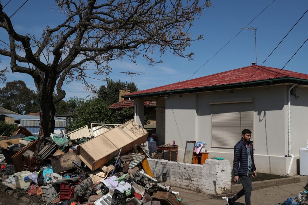 'The Filth That is...': Australian Realtor Suspended for Sending Racist Email to Indian Tenant