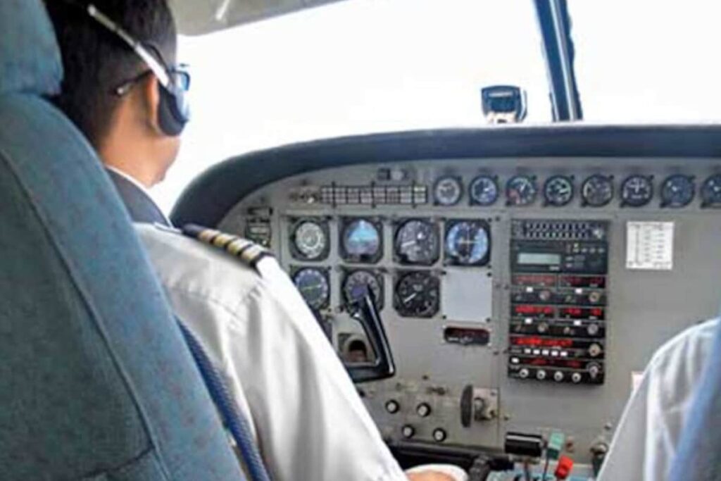 Pilot ‘Kicks Off’ Passengers For Refusing To Sit In Vomit-Covered Seats, Airline Apologises