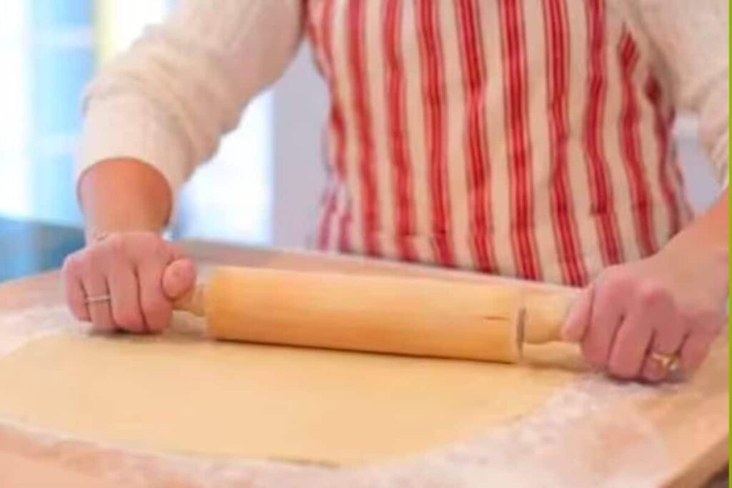 4 Easy Hacks To Clean A Rolling Pin Properly