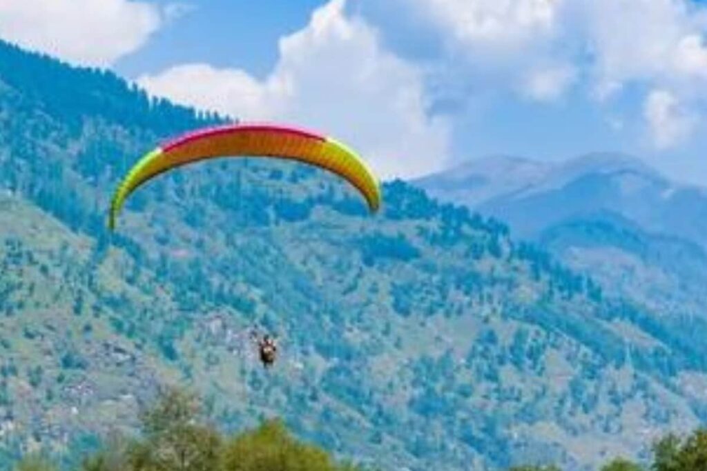 Adventure Tourists to Get More 'Airtime' in Bir Billing as Himachal Govt Lifts Ban on Paragliding