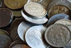 Rupee Rises 14 Paise To 83.05 Against US Dollar