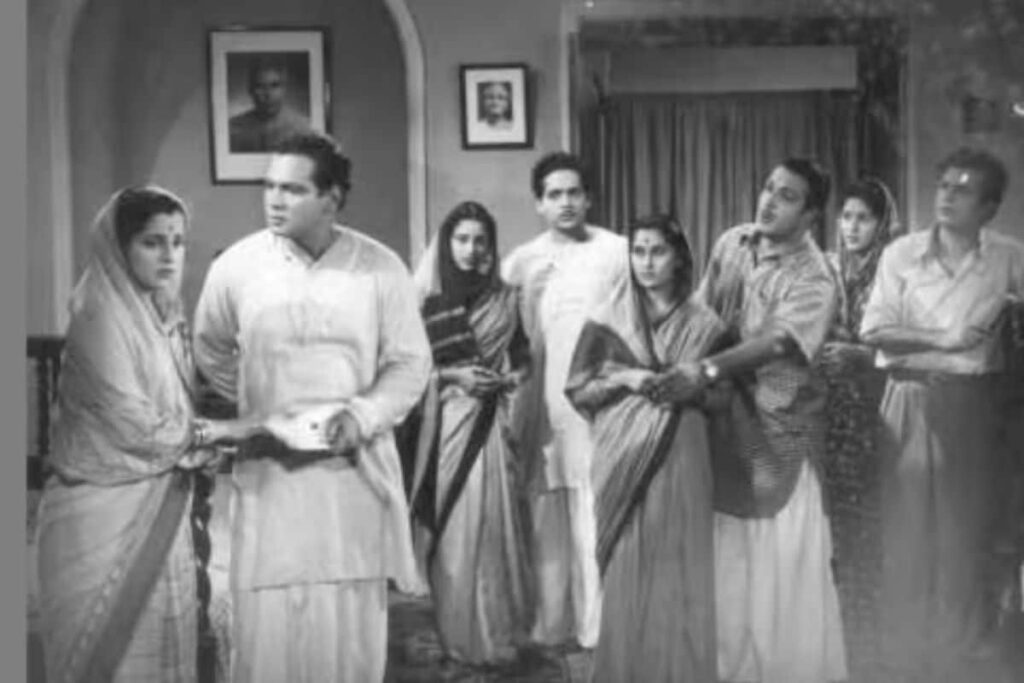 Why Actor Anwar Hussain Despised Being Recognised As This Superstar's Brother