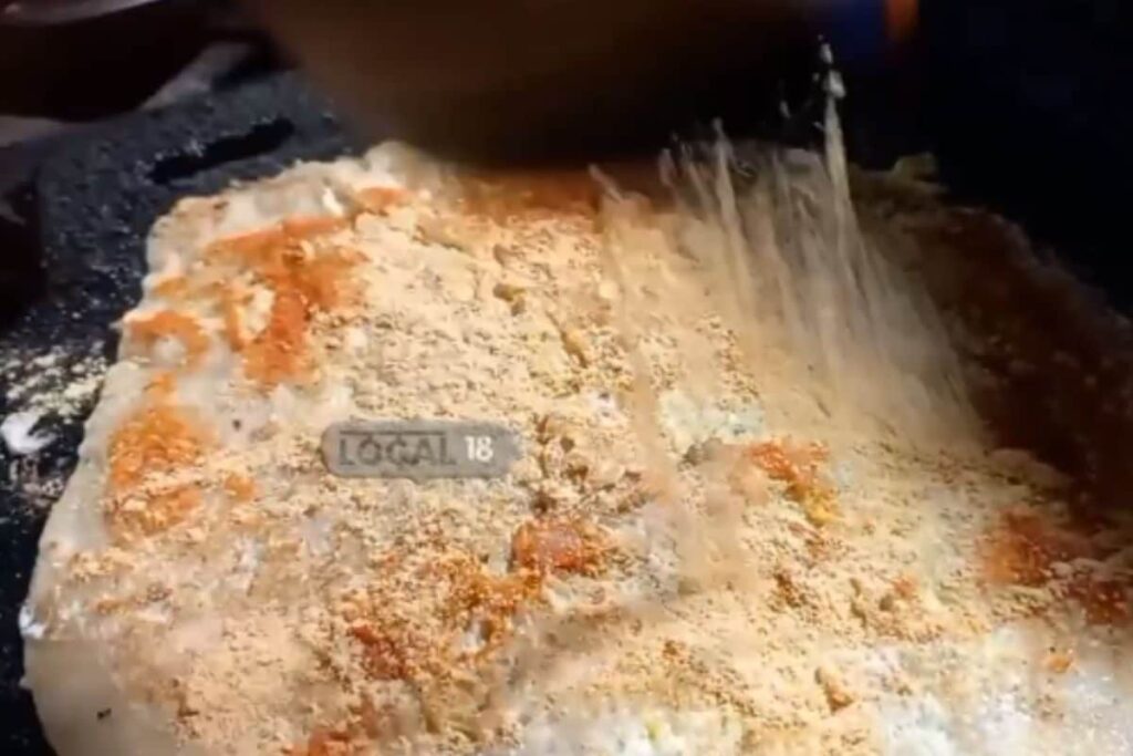 At Indiramma Tiffin Centre In Andhra, This Mouth-Watering Egg Chapati Is A Must-try