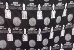 In Tamil Nadu's Erode, Man Weaves Bedsheet Showing Chandrayaan-3 Success