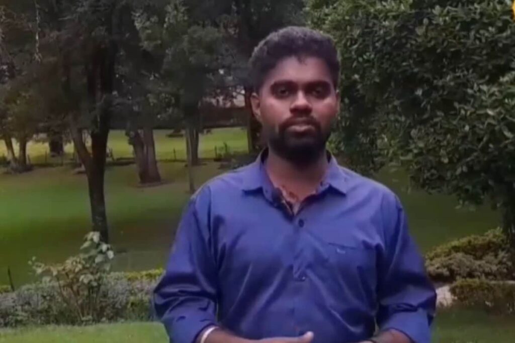 In Nilgiris, This Artist Can Sketch Anything In 3 Minutes And Paint In 30 Different Forms