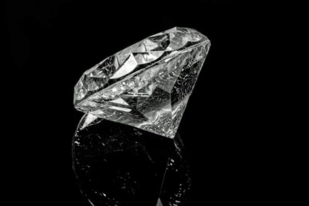 7-year-old US Girl Finds 2.95 Carat Diamond While Celebrating Her Birthday In Park