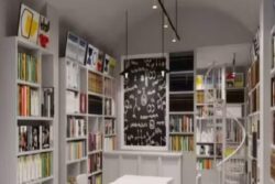 'Always Be Bubbly': Delhi Bookstore Ridiculed For Outrageous Hiring Tweet