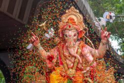 Ganeshotsav 2023: Marathi Celebs Perform With Kalavant Dhol Tasha Troupe In Pune