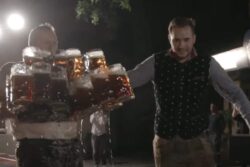 How Many Beer Mugs You Can Balance At Once? This Man Did 26 And It's A World Record