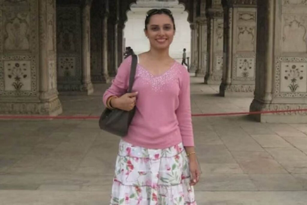 This Gujarati Woman, Out Of An Abusive Marriage, Is Now An Officer At Defence Ministry