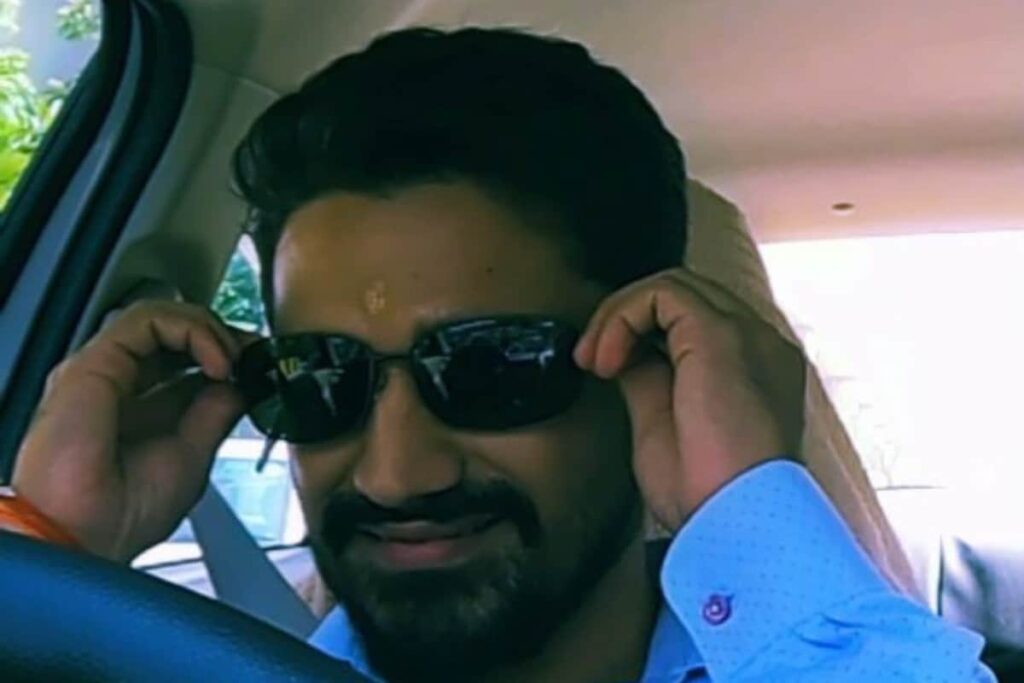 Cab Driver Shares Wholesome Interaction With Lenskart Employee, Asks For A Discount