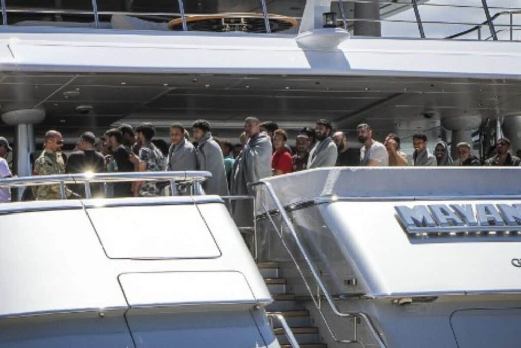 Five Migrants Killed in Boat Capsize off Greece