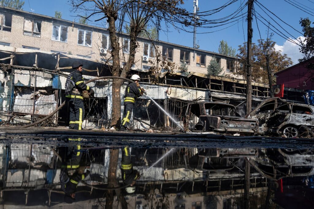 Blinken Announces $1 Billion Ukraine Aid as Missile Strike Kills 17 in Donetsk