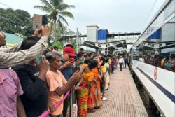 'Band, Baja, Garba & Puja': How People Across 11 States Welcomed Vande Bharat Trains